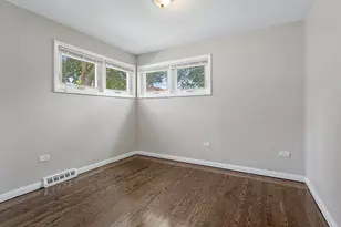 9121 S Utica Ave, Evergreen Park, IL 60805 - Photo 8