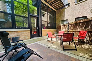 226 N Clinton St, Chicago, IL 60661 - Photo 4