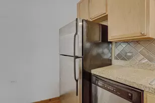 1663 W Pratt Blvd, Chicago, IL 60626 - Photo 12