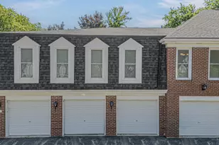 831 Garfield Ave, Libertyville, IL 60048 - Photo 2