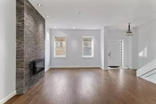 13 N Ada St, Chicago, IL 60607 - Photo 4