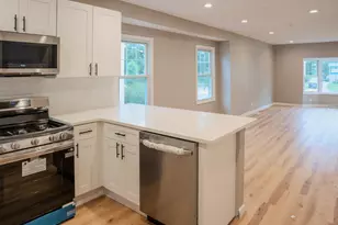 523 S Monterey Ave, Villa Park, IL 60181 - Photo 4