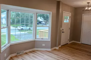 523 S Monterey Ave, Villa Park, IL 60181 - Photo 6