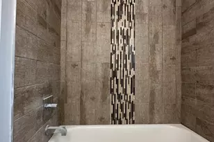 8209 S Prairie Ave, Chicago, IL 60619 - Photo 18