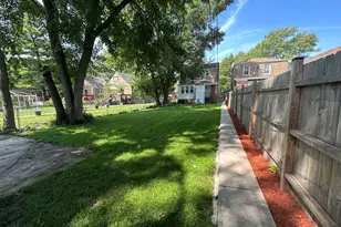 8209 S Prairie Ave, Chicago, IL 60619 - Photo 34
