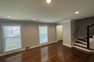 8209 S Prairie Ave, Chicago, IL 60619 - Photo 10
