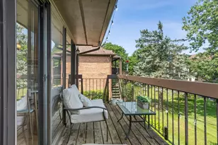 230 Windsor Ln, Willowbrook, IL 60527 - Photo 14