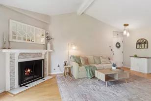 230 Windsor Ln, Willowbrook, IL 60527 - Photo 2
