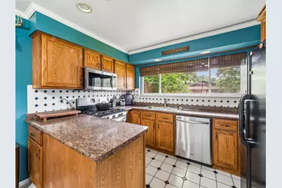 131 Innsbrook Drive, Streamwood, IL 60107 - Photo 6