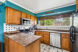 131 Innsbrook Dr, Streamwood, IL 60107 - Photo 6