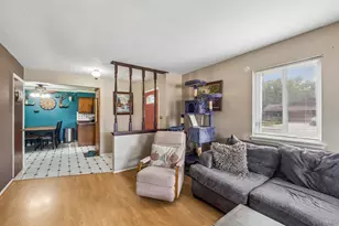 131 Innsbrook Dr, Streamwood, IL 60107 - Photo 4