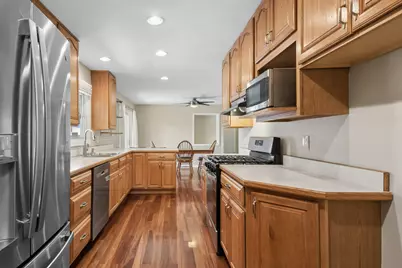 680 Brantwood Court, Elk Grove Village, IL 60007 - Photo 10