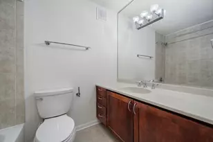 30 E Huron St, Chicago, IL 60611 - Photo 12