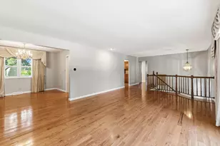933 W Gilbert Ave, Palatine, IL 60067 - Photo 6