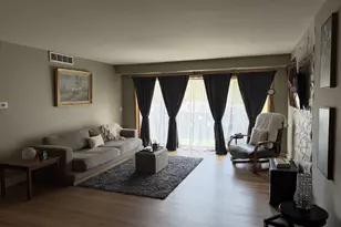 129 S Spruce Ave, Wood Dale, IL 60191 - Photo 6