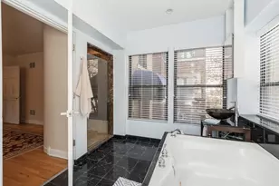645 W Bittersweet Pl, Chicago, IL 60613 - Photo 12