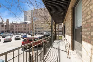 645 W Bittersweet Pl, Chicago, IL 60613 - Photo 10