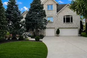 1268 N Palos Ave, Palatine, IL 60067 - Photo 1
