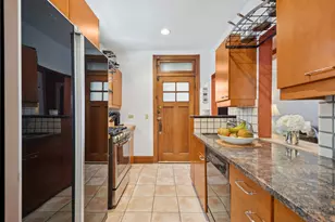 728 1/2 Hinman Ave, Evanston, IL 60202 - Photo 8