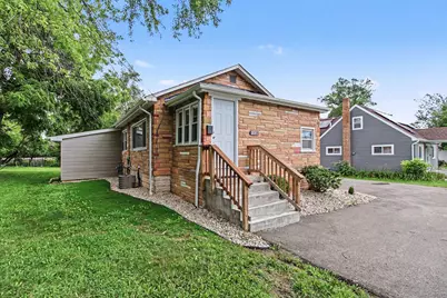 208 W Nippersink Road, Round Lake, IL 60073 - Photo 2