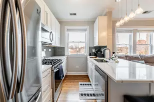 3214 W Berteau Ave, Chicago, IL 60618 - Photo 4
