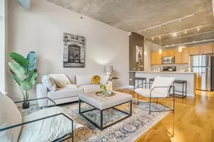 1305 S Michigan Ave, Chicago, IL 60605 - Photo 2