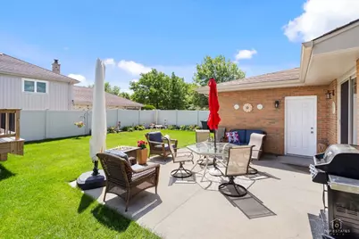 8124 Nottingham Road, Tinley Park, IL 60477 - Photo 32