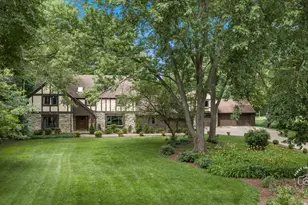 5N284 Oak Rd, Saint Charles, IL 60175 - Photo 1