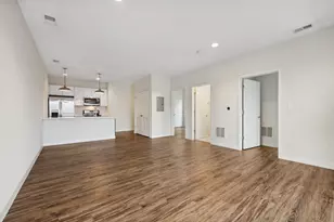 1045 W Cornelia Ave, Chicago, IL 60657 - Photo 8
