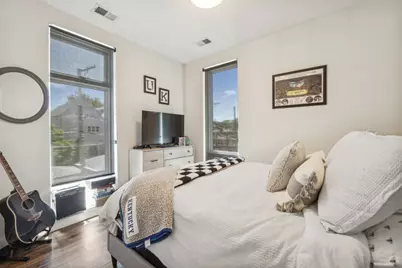 1045 W Cornelia Avenue #302, Chicago, IL 60657 - Photo 8