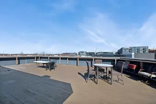 1045 W Cornelia Ave, Chicago, IL 60657 - Photo 12