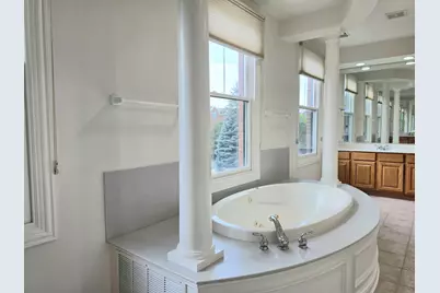 2085 Valor Court, Glenview, IL 60026 - Photo 24
