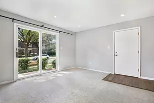 415 Sunnybrook Ln, Wheaton, IL 60187 - Photo 2