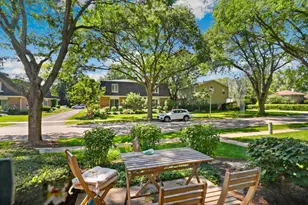 415 Sunnybrook Ln, Wheaton, IL 60187 - Photo 18