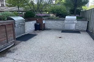 4250 N Marine Dr, Chicago, IL 60613 - Photo 10