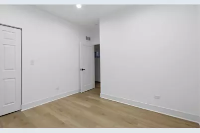 3116 W Montrose Avenue, Chicago, IL 60618 - Photo 30