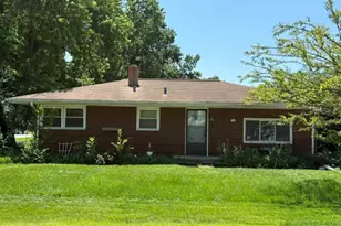 6100 Pershing Ave, Downers Grove, IL 60516 - Photo 2