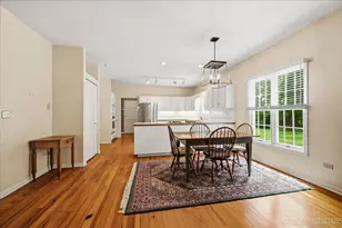501 Pin Oak Ct, Saint Charles, IL 60174 - Photo 6