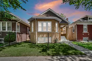 6341 N Campbell Ave, Chicago, IL 60659 - Photo 2
