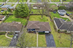 1430 E Emmerson Ln, Mount Prospect, IL 60056 - Photo 2