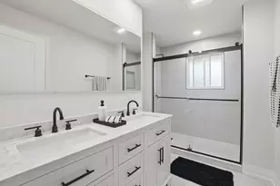 1430 E Emmerson Ln, Mount Prospect, IL 60056 - Photo 18