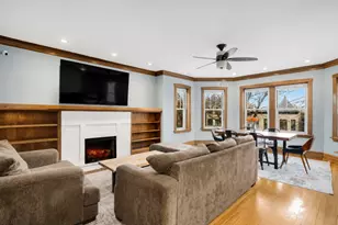 1462 W Warner Ave, Chicago, IL 60613 - Photo 2
