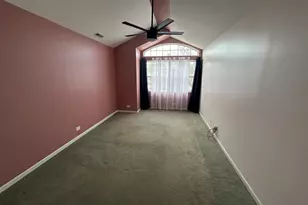 935 Viewpoint Dr, Lake in the Hills, IL 60156 - Photo 16
