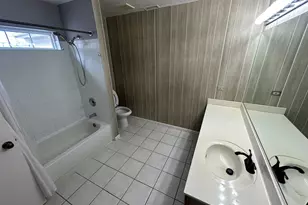 935 Viewpoint Dr, Lake in the Hills, IL 60156 - Photo 20
