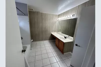 935 Viewpoint Drive, Lake in the Hills, IL 60156 - Photo 18