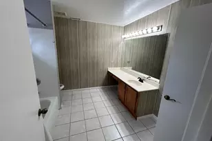 935 Viewpoint Dr, Lake in the Hills, IL 60156 - Photo 18