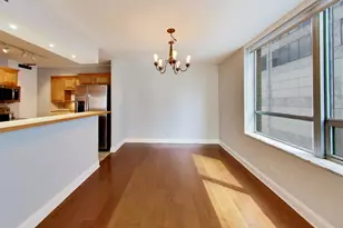 201 E Chestnut St, Chicago, IL 60611 - Photo 6