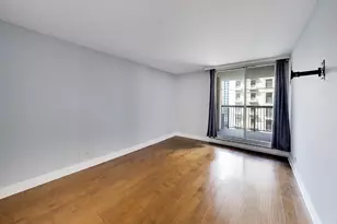 201 E Chestnut St, Chicago, IL 60611 - Photo 16