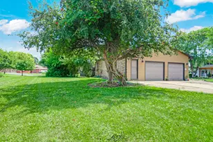 416 Auburn Ct, New Lenox, IL 60451 - Photo 6