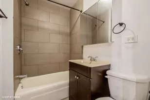 1504 N Dearborn Pkwy, Chicago, IL 60610 - Photo 6